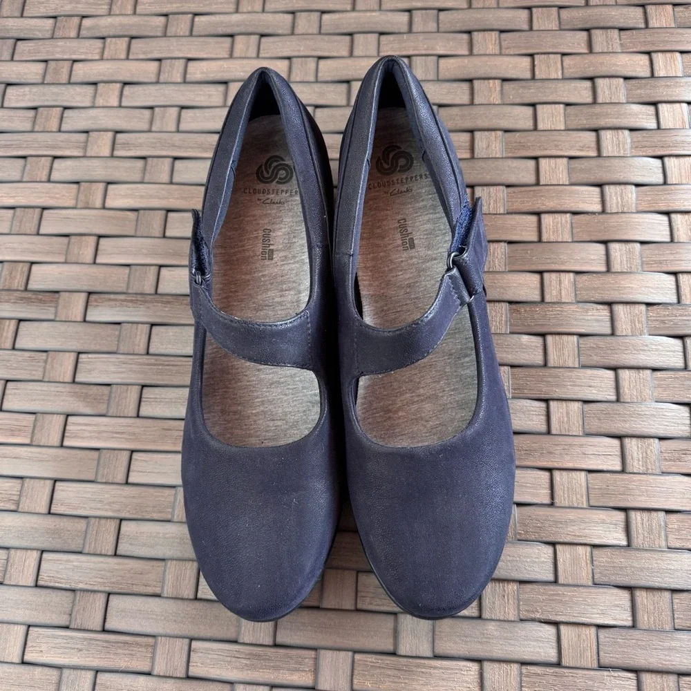 Clarks Women’s Cloudsteppers Caddell Yale Wedge Pump Mary Jane‎ Shoe Navy Sz 10